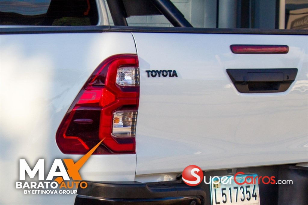 2025 Toyota Hilux GR Sport — foto 3 / 12
