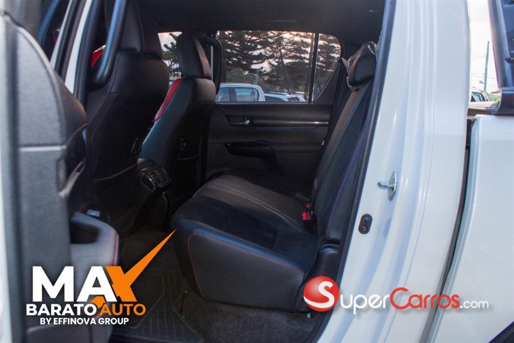2025 Toyota Hilux GR Sport — foto 7 / 12