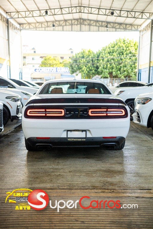 2020 Dodge Challenger SRT-HELLCAT — foto 5 / 12