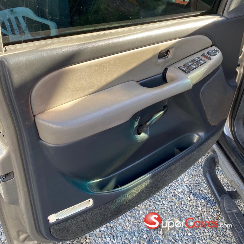 2002 Chevrolet Tahoe Z71 — foto 8 / 11