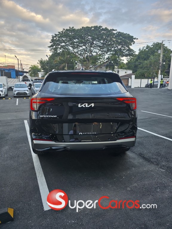 2027 Kia Sportage Luxury — foto 3 / 11