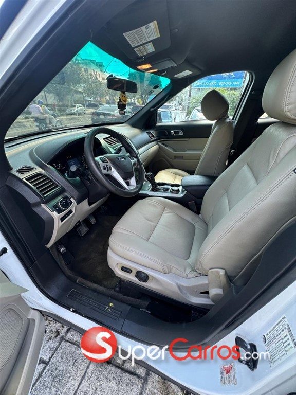 2015 Ford Explorer XLT 4WD — foto 10 / 11