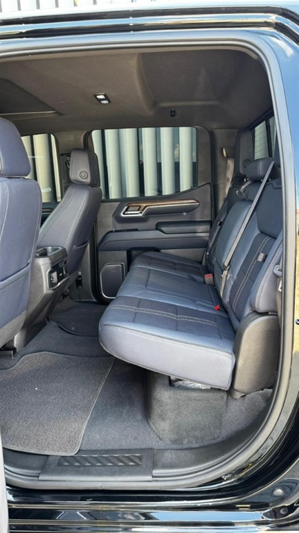 2023 Chevrolet Silverado High Country — foto 6 / 7