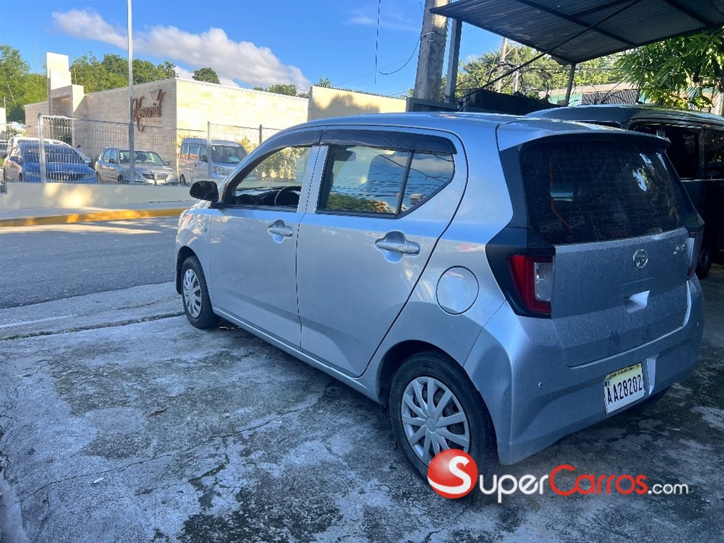2018 Daihatsu Mira — foto 3 / 9