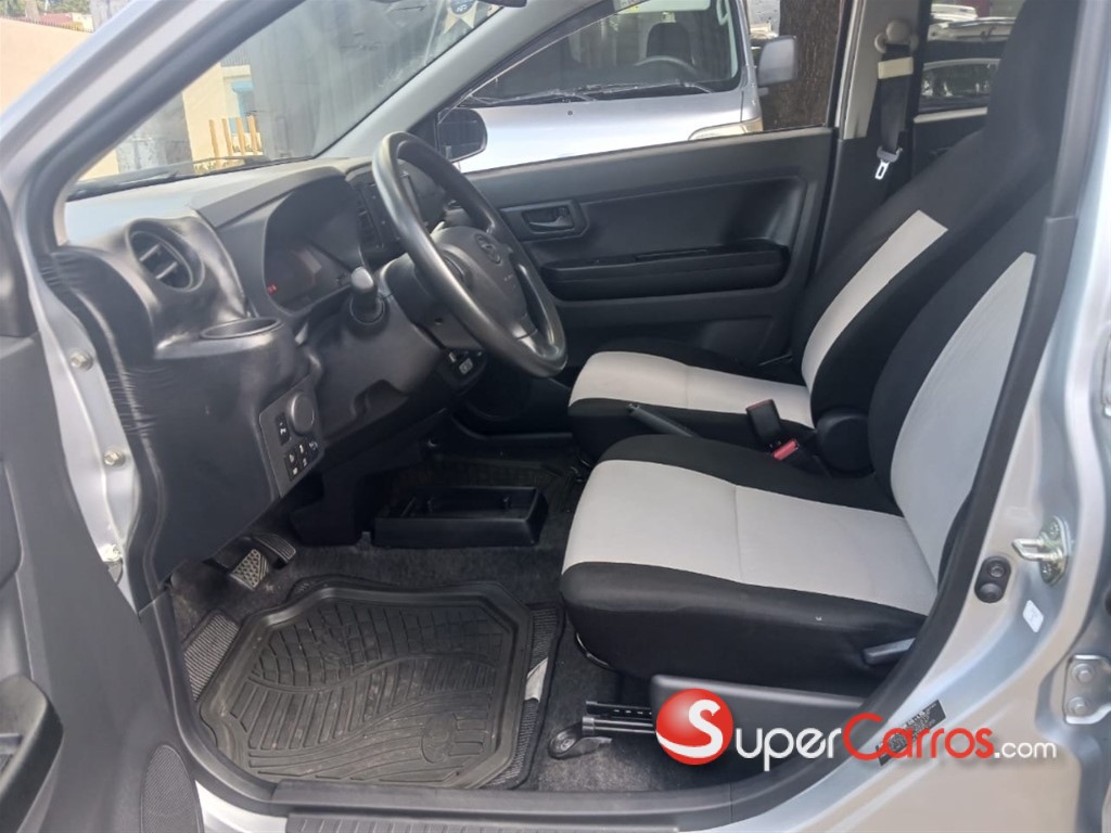 2018 Daihatsu Mira — foto 6 / 9