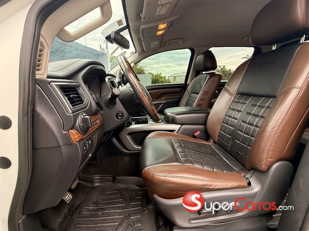 2017 Nissan TITAN XD 4x4 — foto 8 / 12