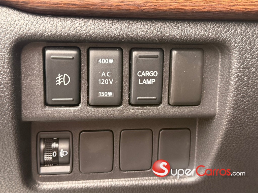 2017 Nissan TITAN XD 4x4 — foto 11 / 12