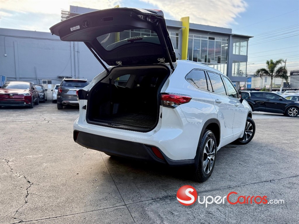 2021 Toyota Highlander XLE — foto 8 / 9