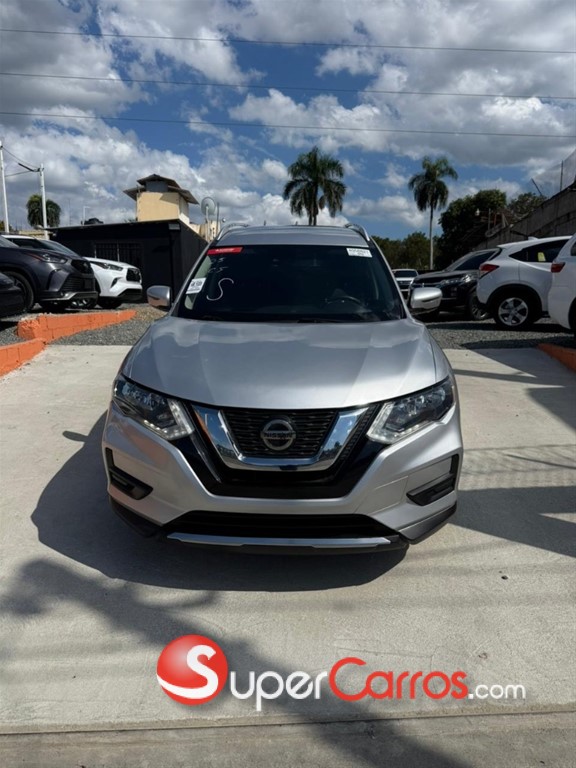 2020 Nissan Rogue SV FULL — foto 2 / 10