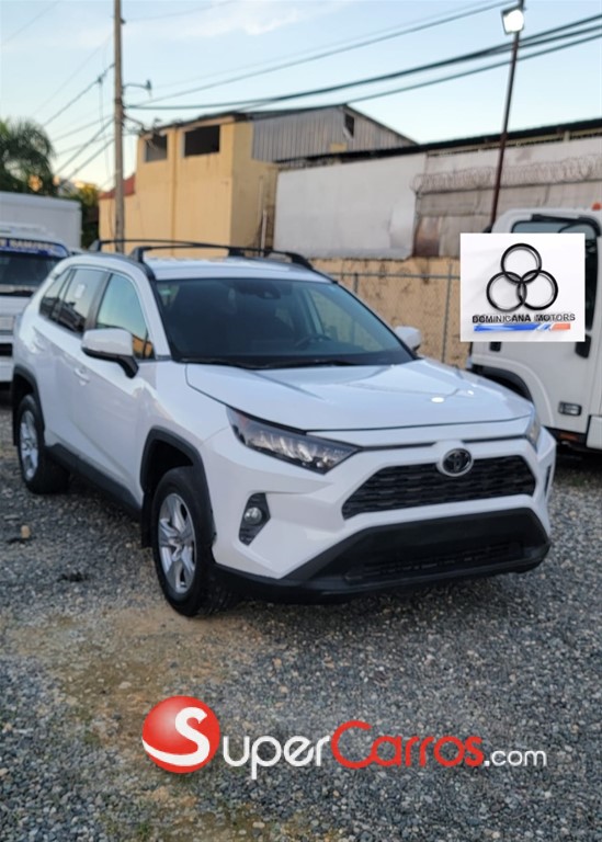 2021 Toyota RAV4 XLE — foto 2 / 11