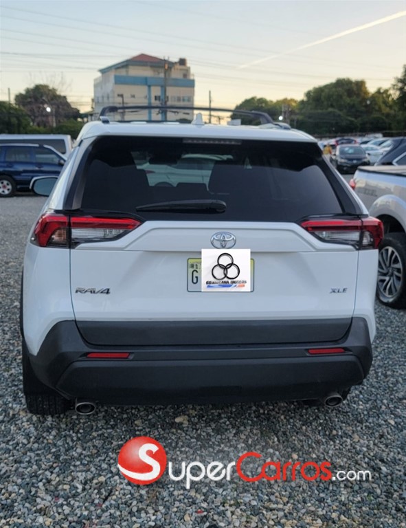2021 Toyota RAV4 XLE — foto 8 / 11