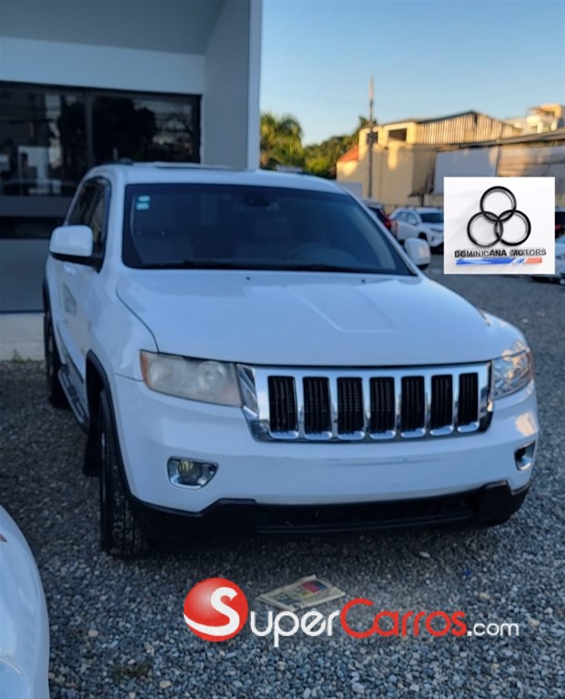 2013 Jeep Grand Cherokee Laredo 4x4 — foto 2 / 10