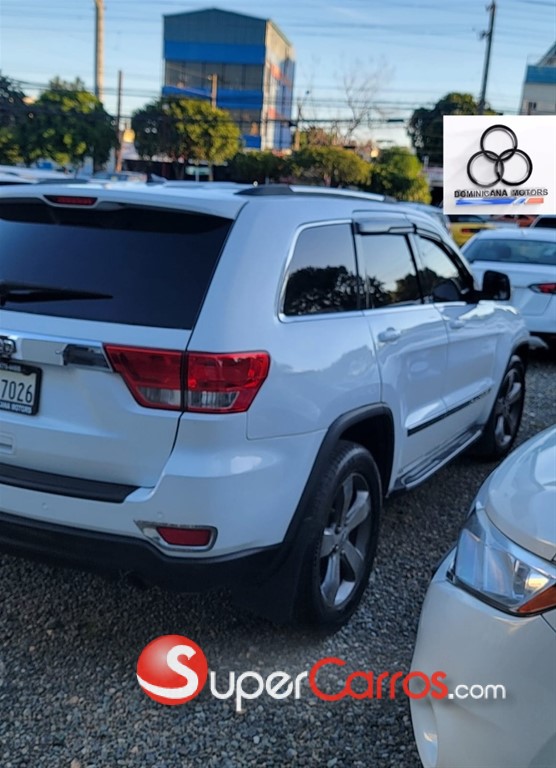 2013 Jeep Grand Cherokee Laredo 4x4 — foto 8 / 10