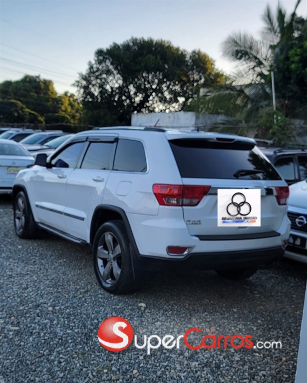 2013 Jeep Grand Cherokee Laredo 4x4 — foto 9 / 10