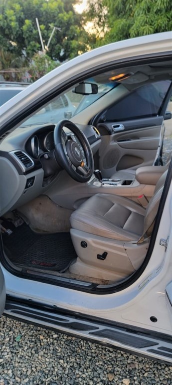 2013 Jeep Grand Cherokee Laredo 4x4 — foto 10 / 10