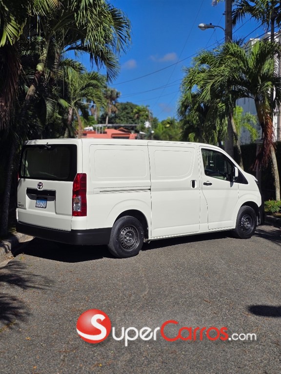 2025 Toyota Hiace — foto 4 / 7