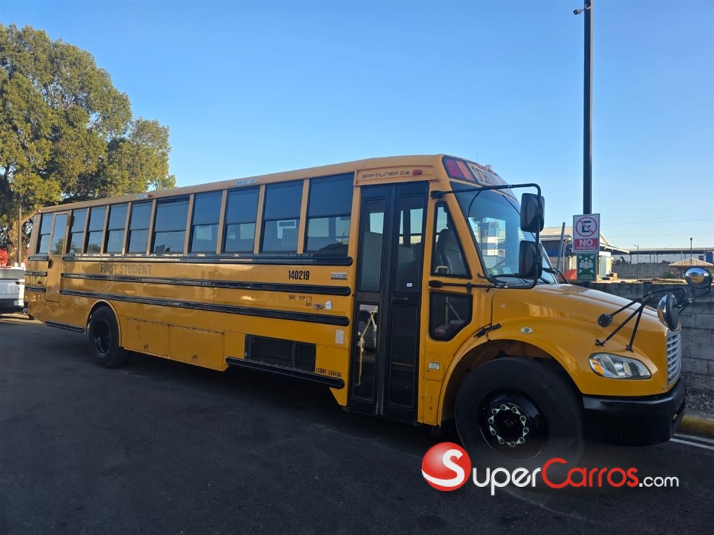 2013 Freightliner Autobus