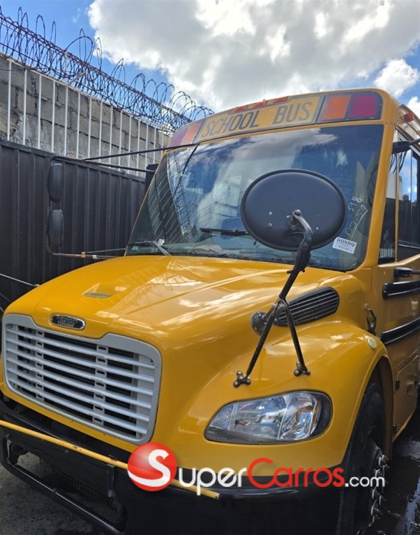 2013 Freightliner Autobus — foto 4 / 7