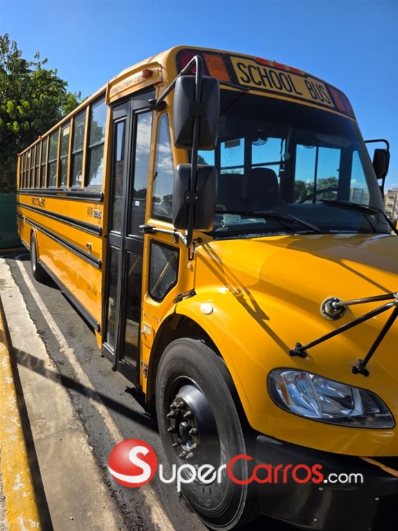 2013 Freightliner Autobus — foto 6 / 7