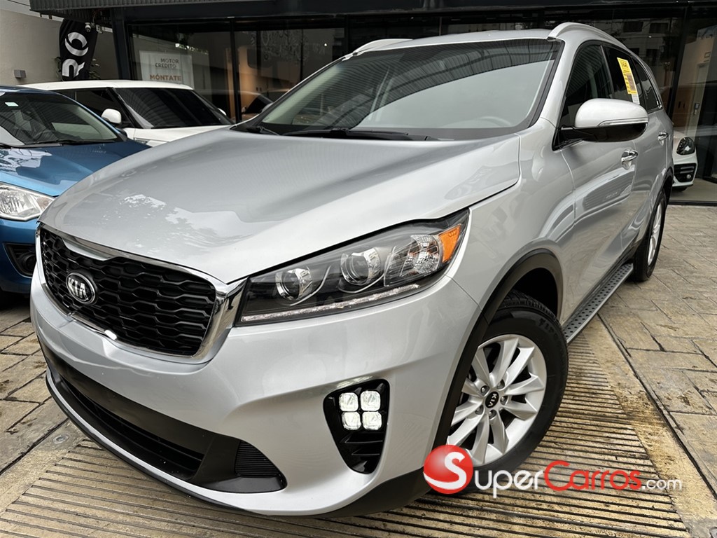 2020 Kia Sorento LX — foto 2 / 12