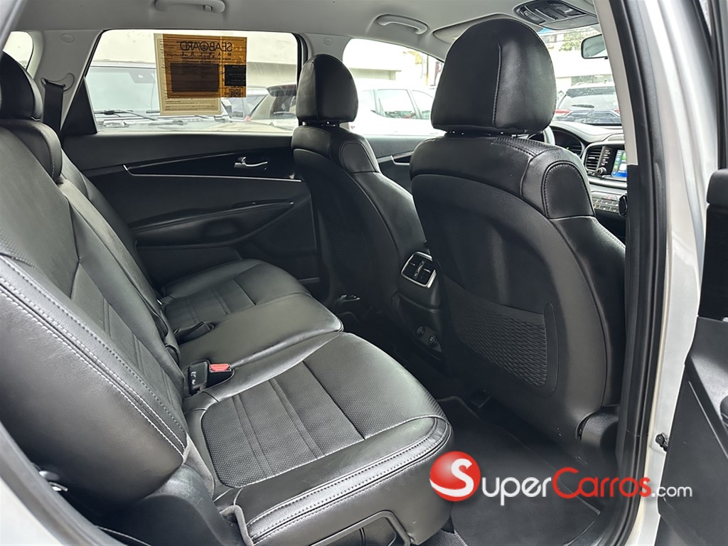 2020 Kia Sorento LX — foto 7 / 12