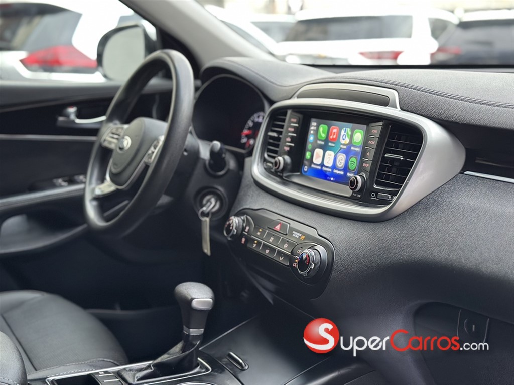 2020 Kia Sorento LX — foto 8 / 12