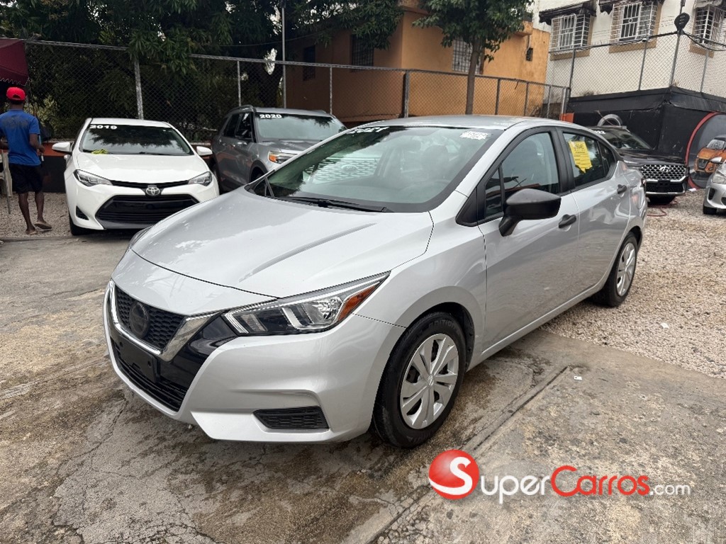 2020 Nissan Versa S Plus — foto 2 / 11