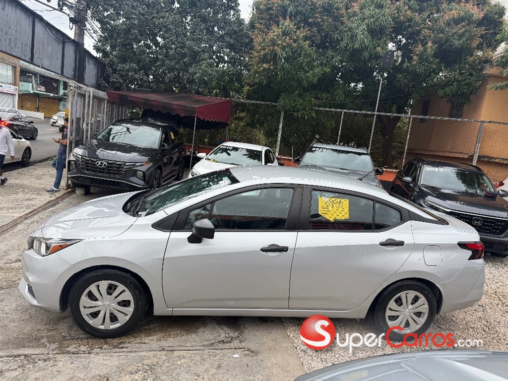 2020 Nissan Versa S Plus — foto 5 / 11