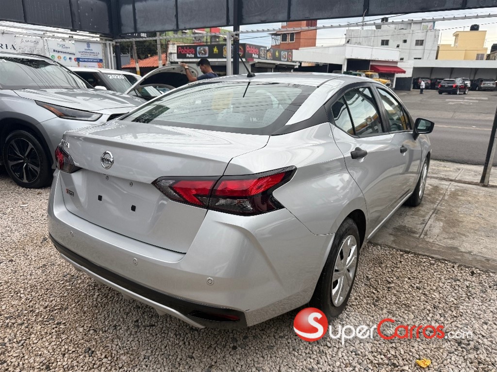 2020 Nissan Versa S Plus — foto 6 / 11