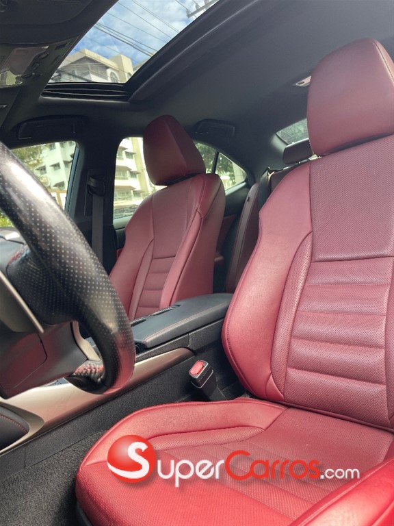 2016 Lexus IS 350 F Sport — foto 10 / 12