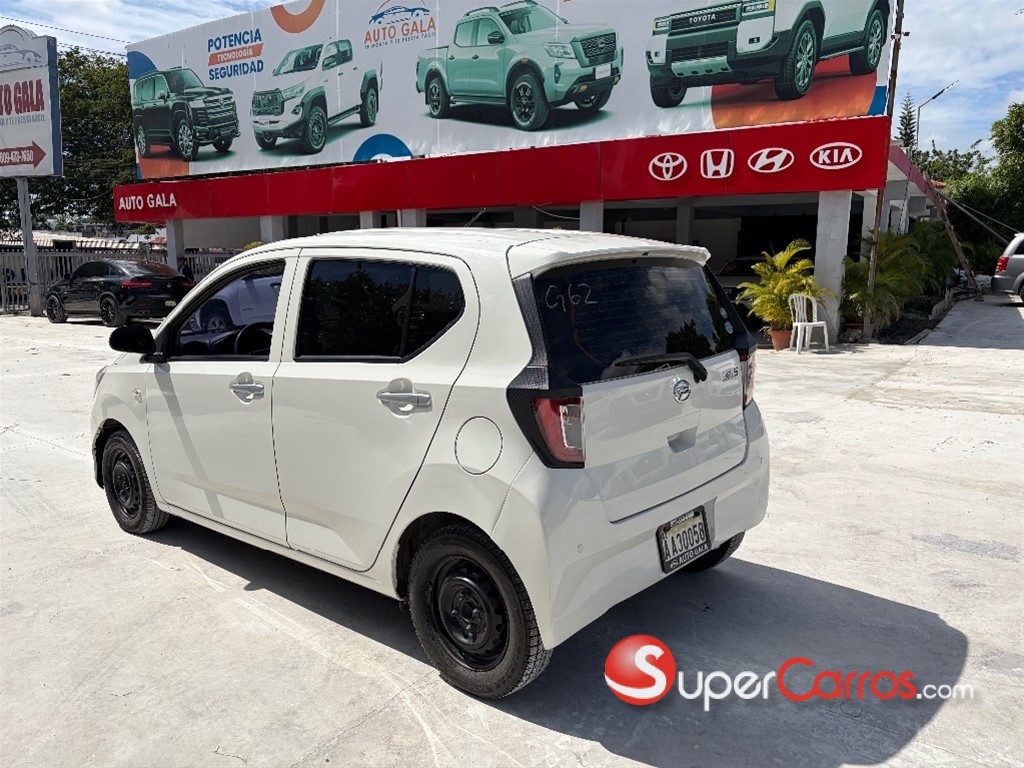 2019 Daihatsu Mira — foto 4 / 8
