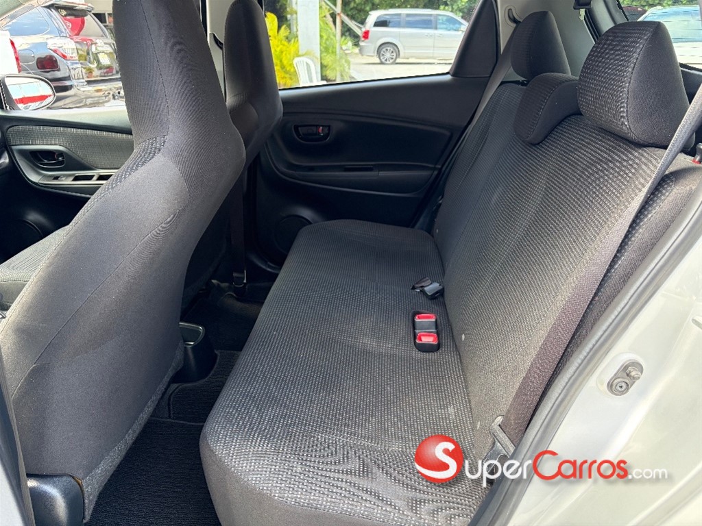 2020 Toyota VITZ — foto 7 / 8