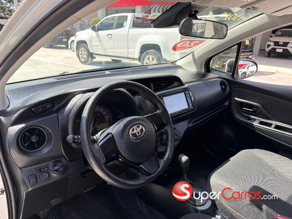 2020 Toyota VITZ — foto 8 / 8