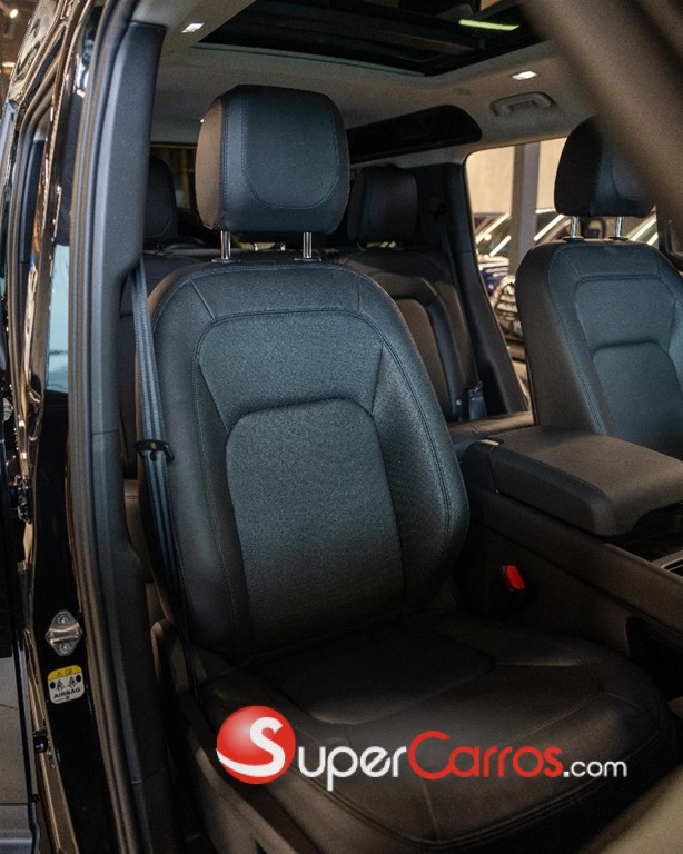 2024 Land Rover Defender 110 SE HYBRID — foto 7 / 12
