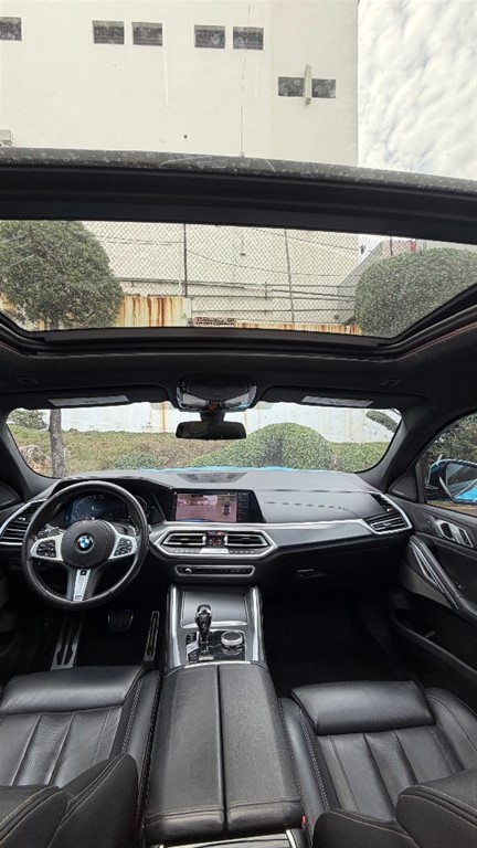 2020 BMW X 6 xDrive40i — foto 5 / 12