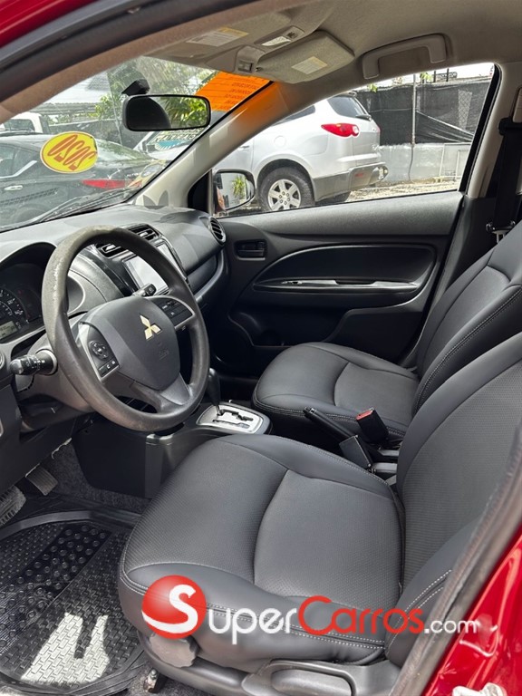2020 Mitsubishi Motors Mirage ES — foto 7 / 12