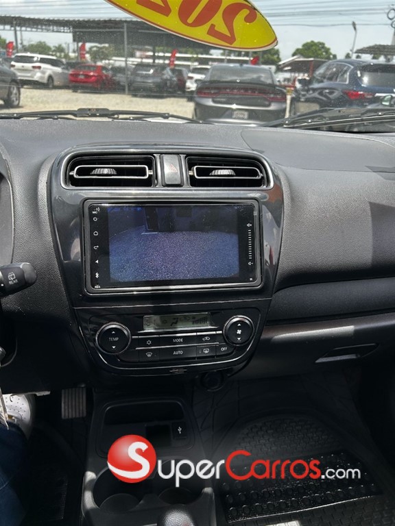 2020 Mitsubishi Motors Mirage ES — foto 11 / 12