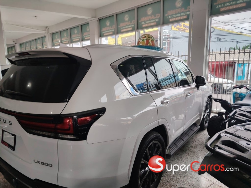2022 Lexus LX 600 F Sport — foto 8 / 10