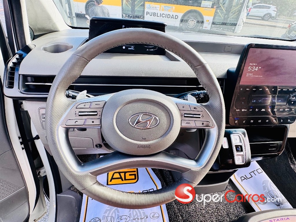 2022 Hyundai Staria — foto 9 / 12
