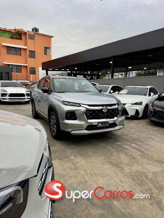 2025 Suzuki Grand Vitara Limited — foto 3 / 12
