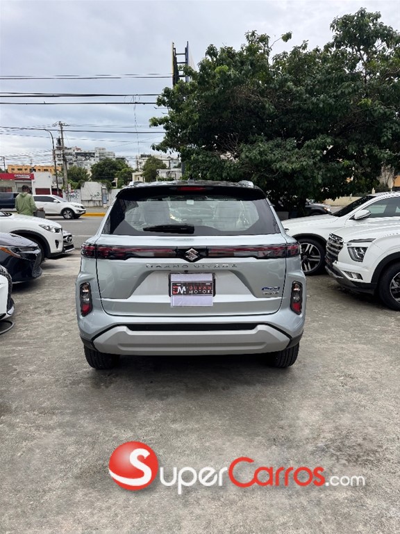 2025 Suzuki Grand Vitara Limited — foto 8 / 12