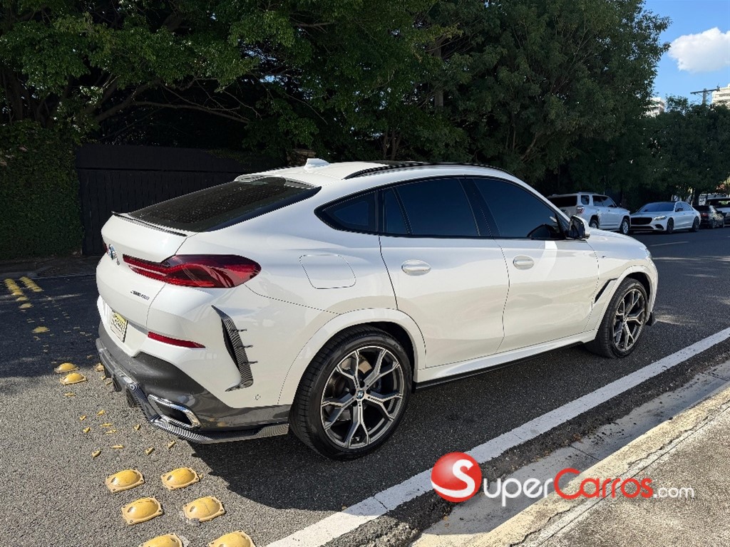 2021 BMW X 6 xDrive40i — foto 5 / 9