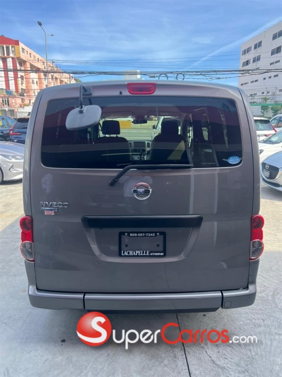 2020 Nissan NV 200 — foto 8 / 12