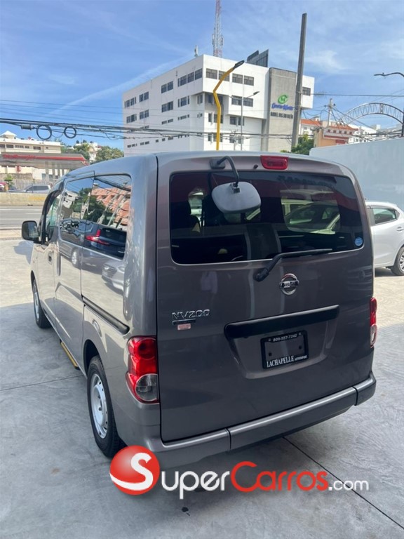 2020 Nissan NV 200 — foto 9 / 12