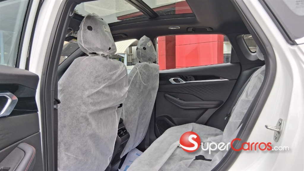 2027 Geely COOLRAY — foto 11 / 12