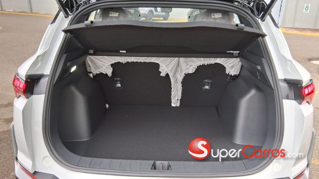 2027 Geely COOLRAY — foto 12 / 12