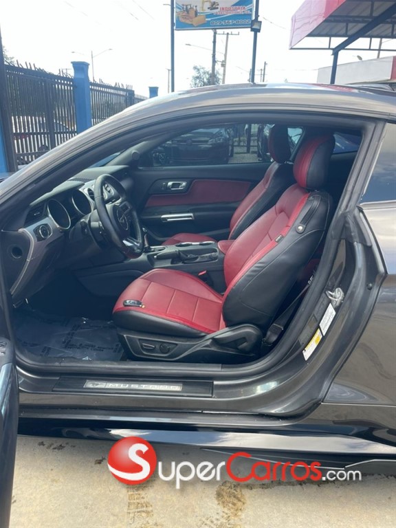 2020 Ford Mustang Ecoboost — foto 5 / 11