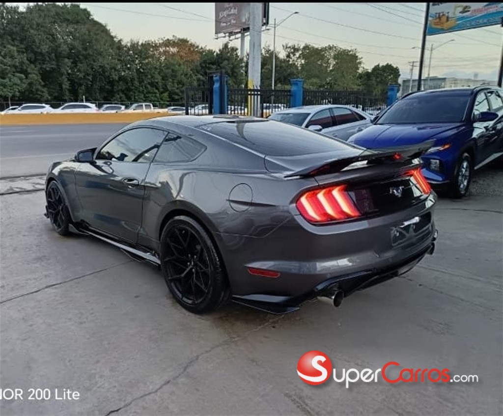 2020 Ford Mustang Ecoboost — foto 7 / 11