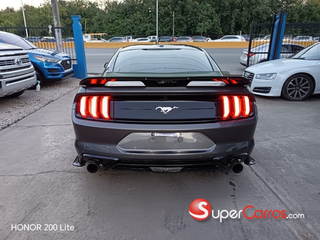 2020 Ford Mustang Ecoboost — foto 8 / 11