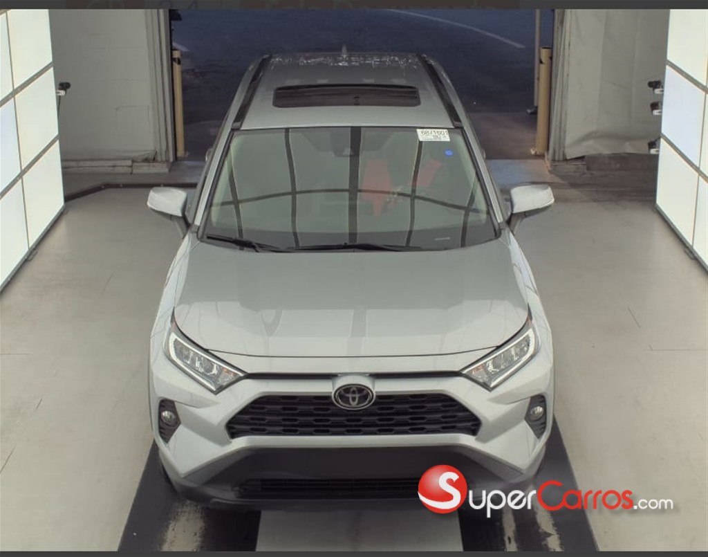 2020 Toyota RAV4 XLE Premium — foto 2 / 11
